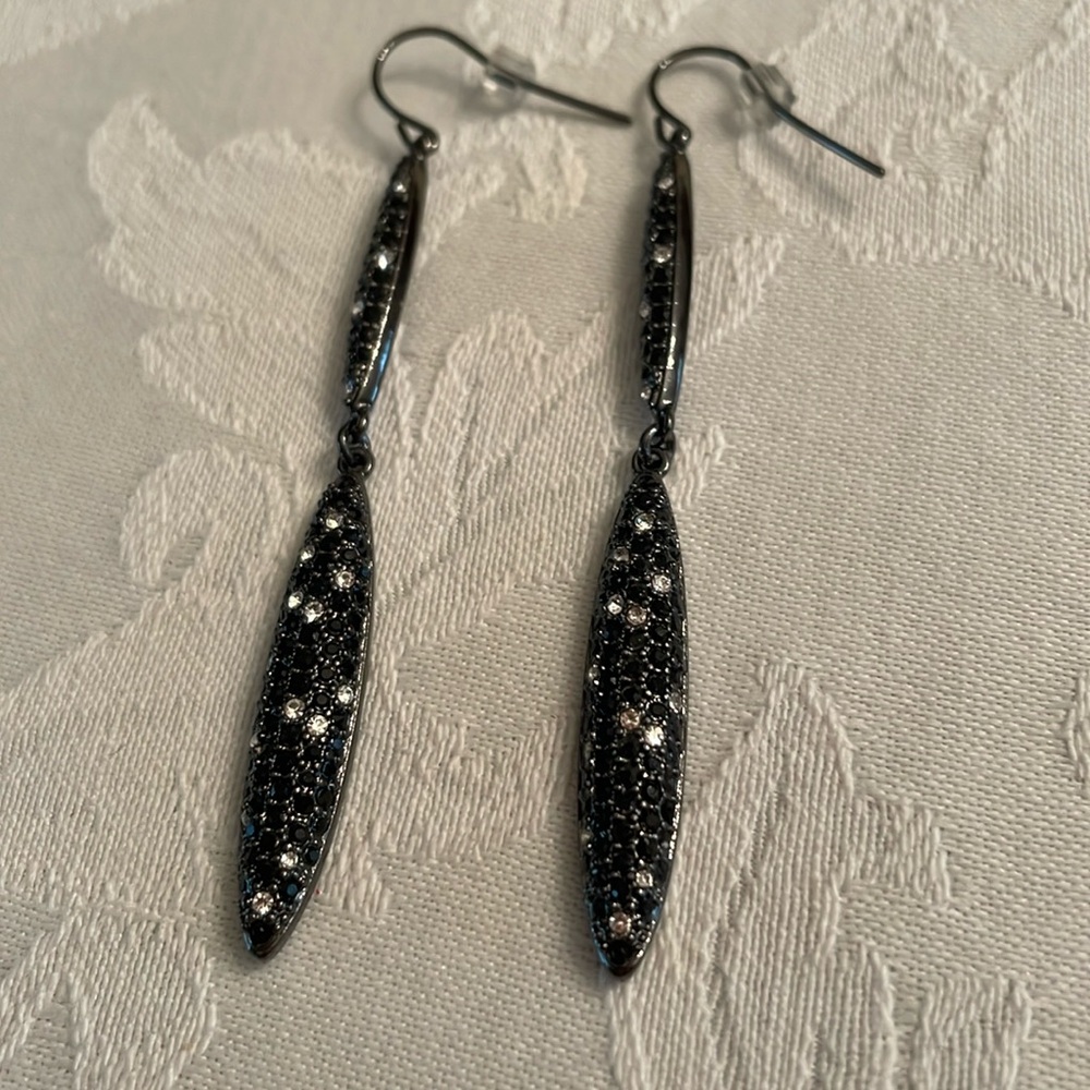 Drop earrings with mini crystal stones